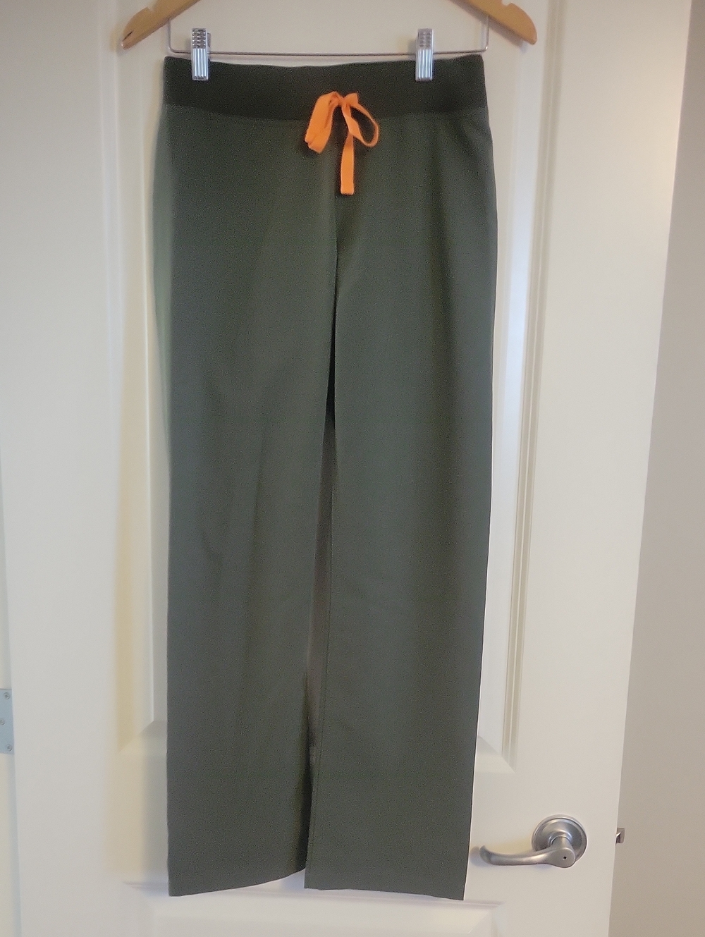 NWOT XXS Figs Olive Green Livingston Pants with Orange Drawstring